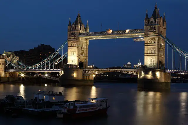 England Facts For Kids - London Bridge