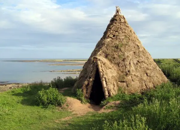 stone-age-people-stone-age-man-stone-age-woman